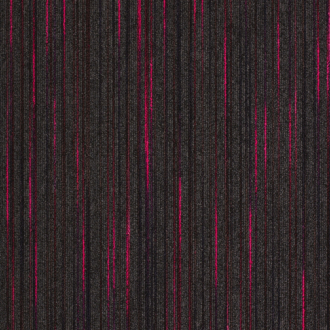 Strobe Spark carpet tile