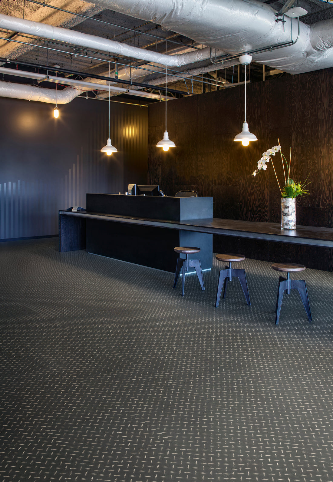 Black Treadplate - Polyflor Expona Design room setting