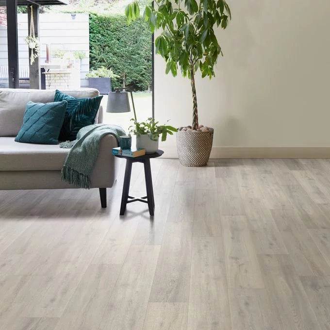 Polyflor Camaro Rigid Core Westchester Oak SPC click LVT sample