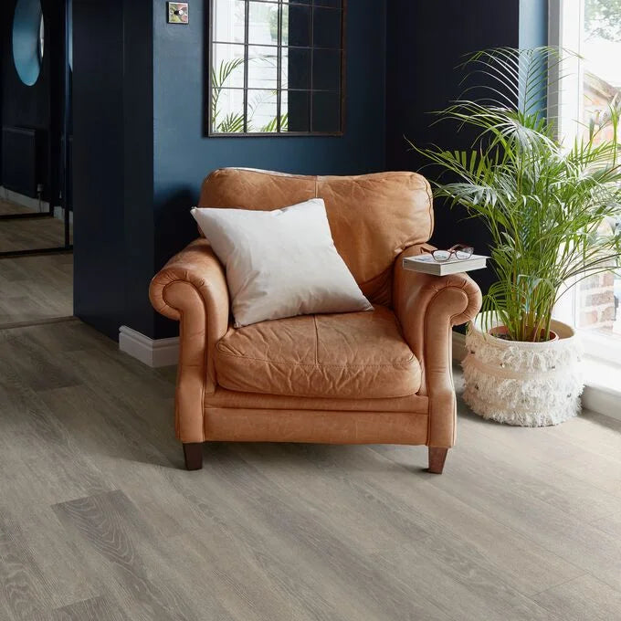 Polyflor Camaro Rigid Core Bayswater Oak SPC click LVT sample