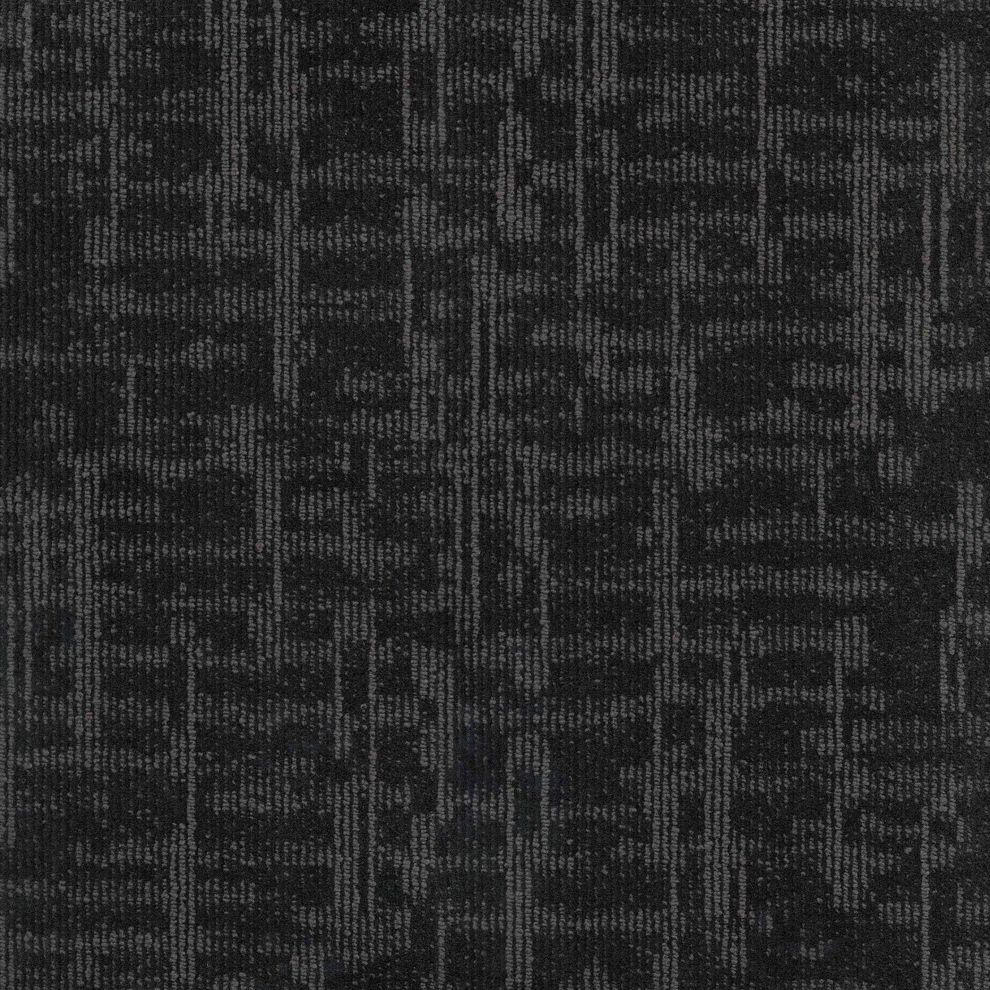 Inspiration Collection Silver Wolf carpet tile