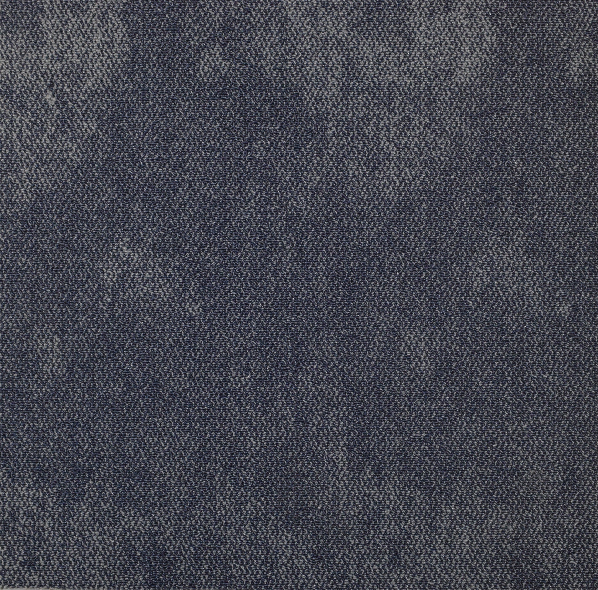 Vapour Nitro carpet tile