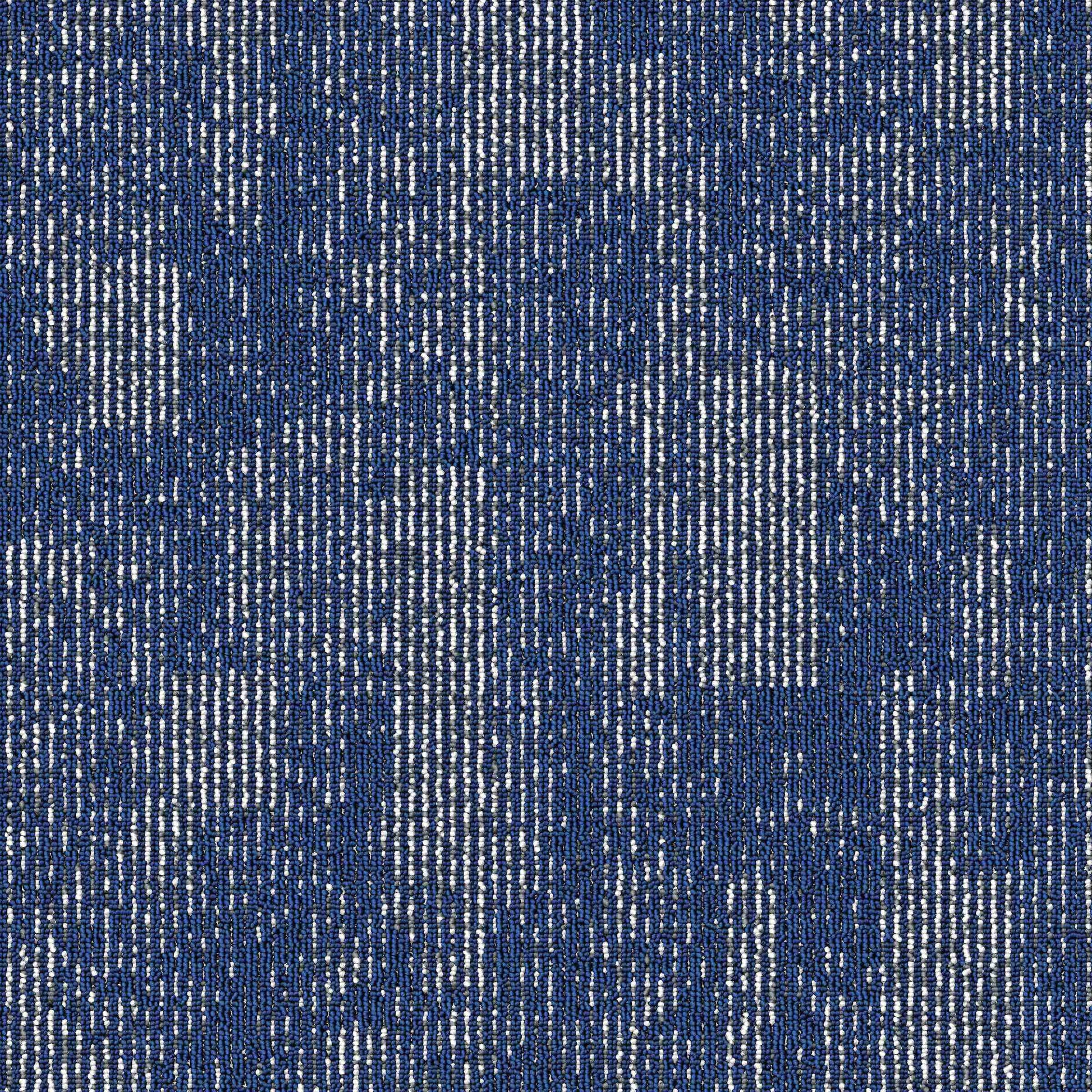 Inspiration Collection Cloud Indigo carpet tile