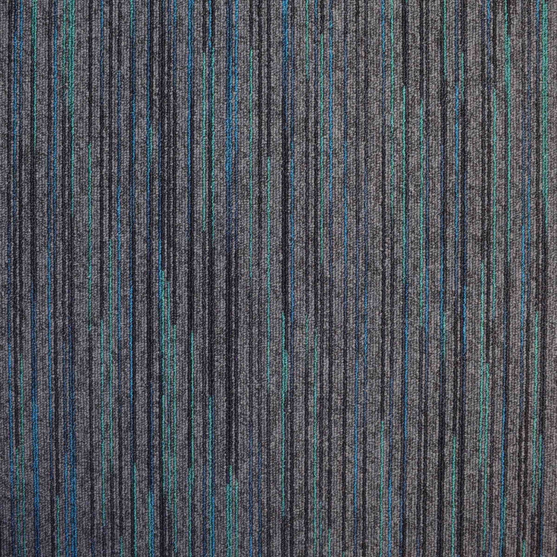 Strobe Breeze carpet tile