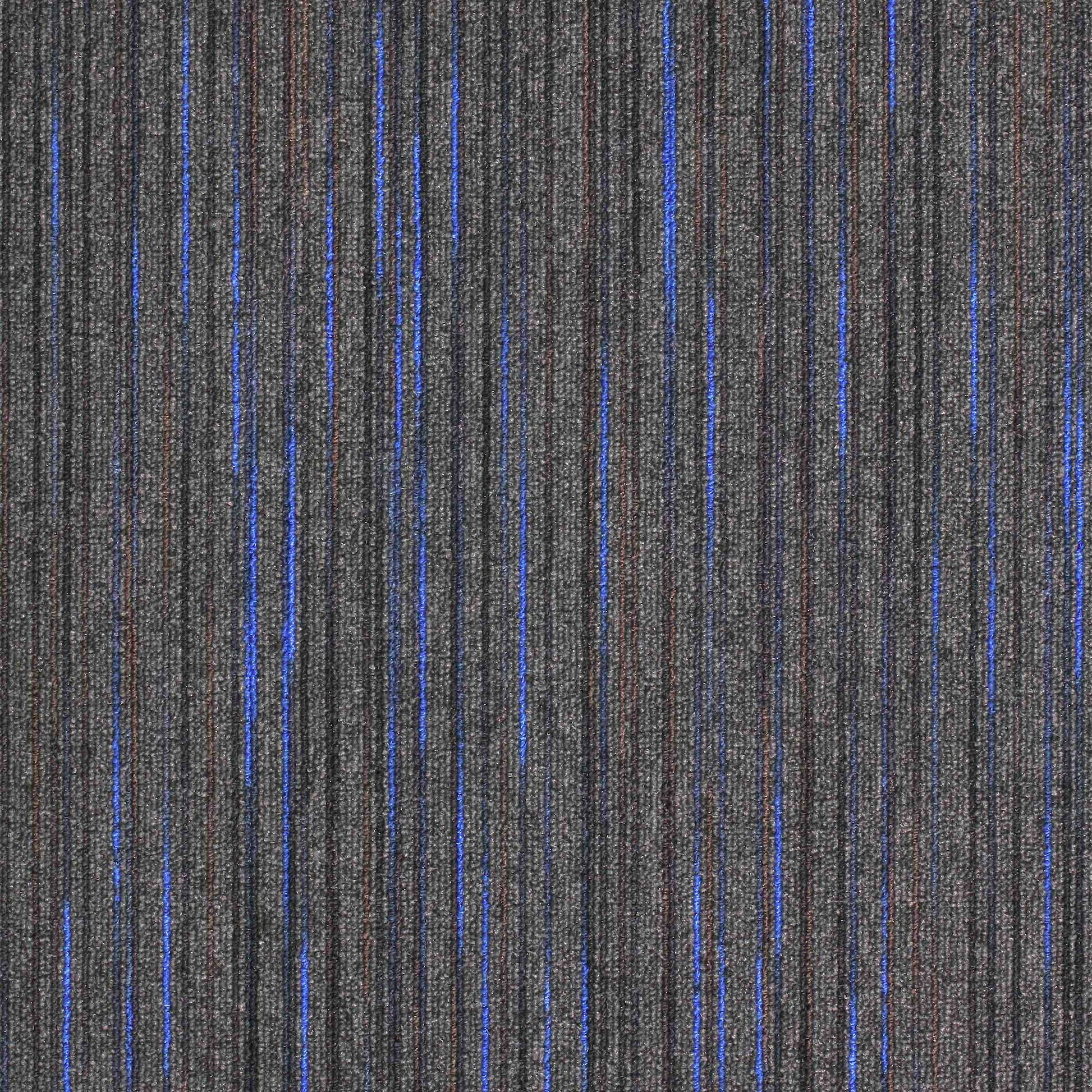 Strobe Extreme carpet tile