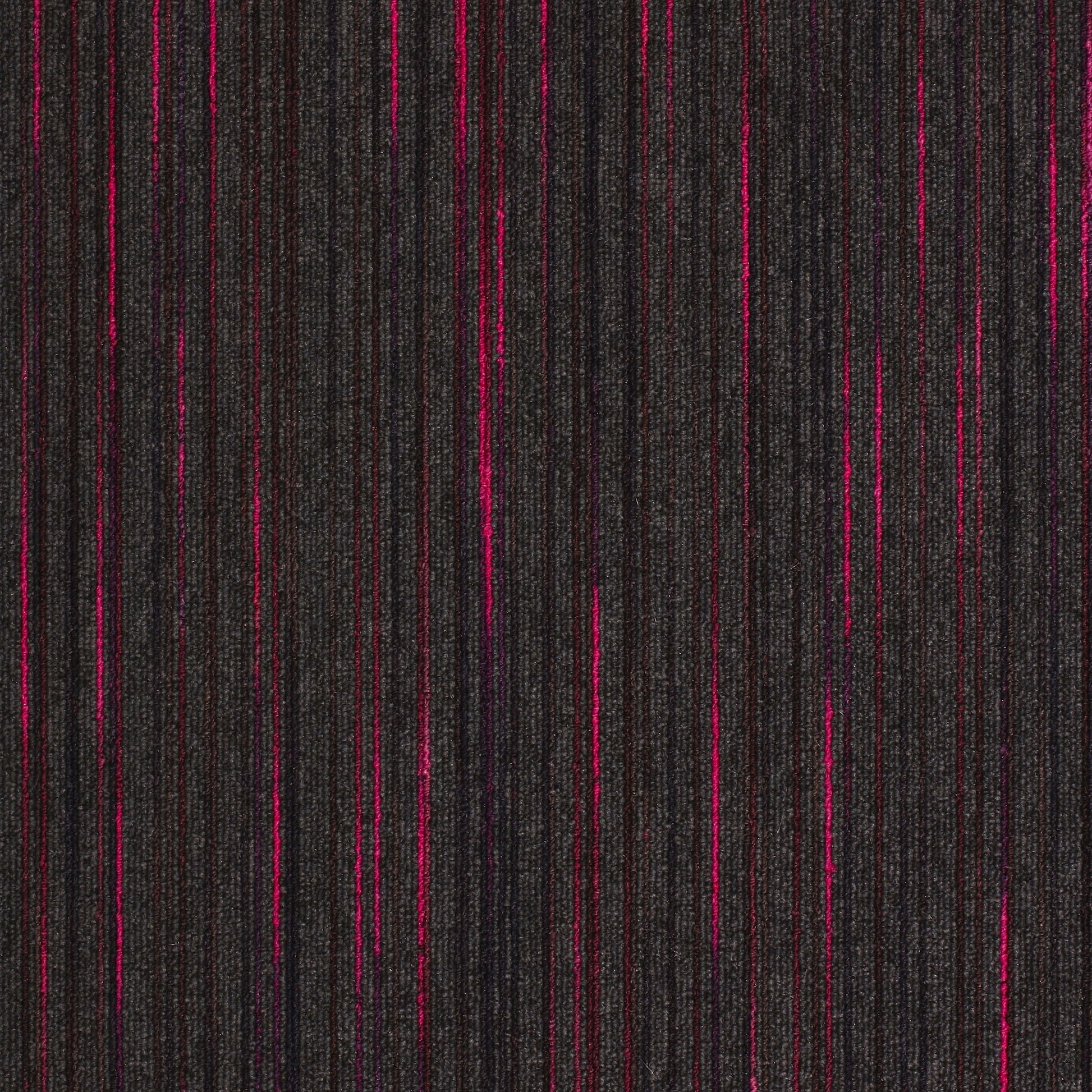 Strobe Spark carpet tile