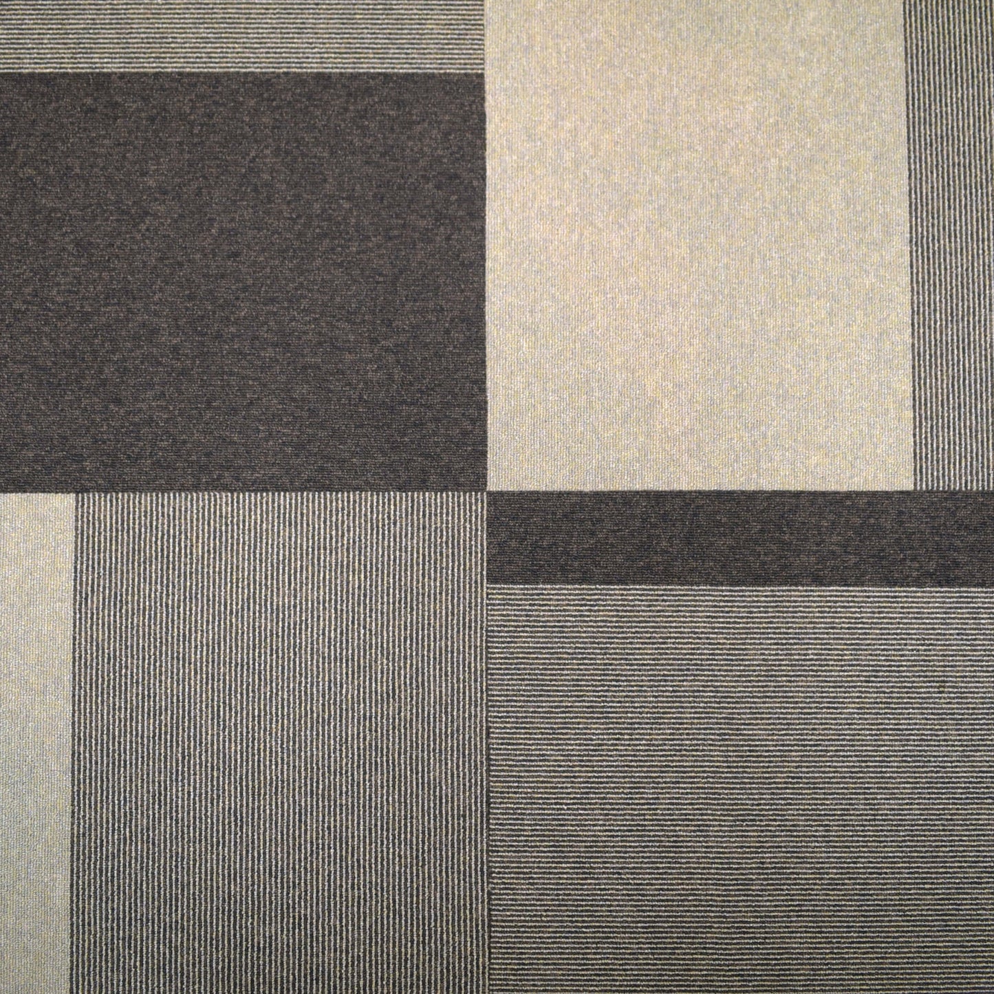 Total Contrast Cracked Sapling carpet tile