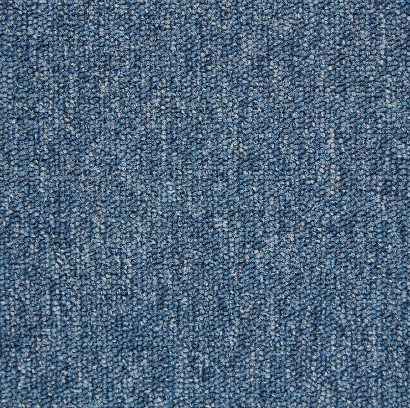 Triumph Loop Blue Sky carpet tile