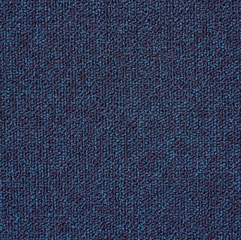 Triumph Loop Blue Lake carpet tile