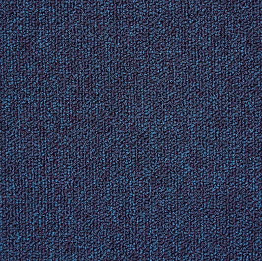 Triumph Loop Blue Lake carpet tile
