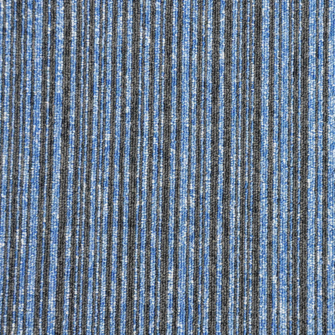 Vital Ice carpet tile