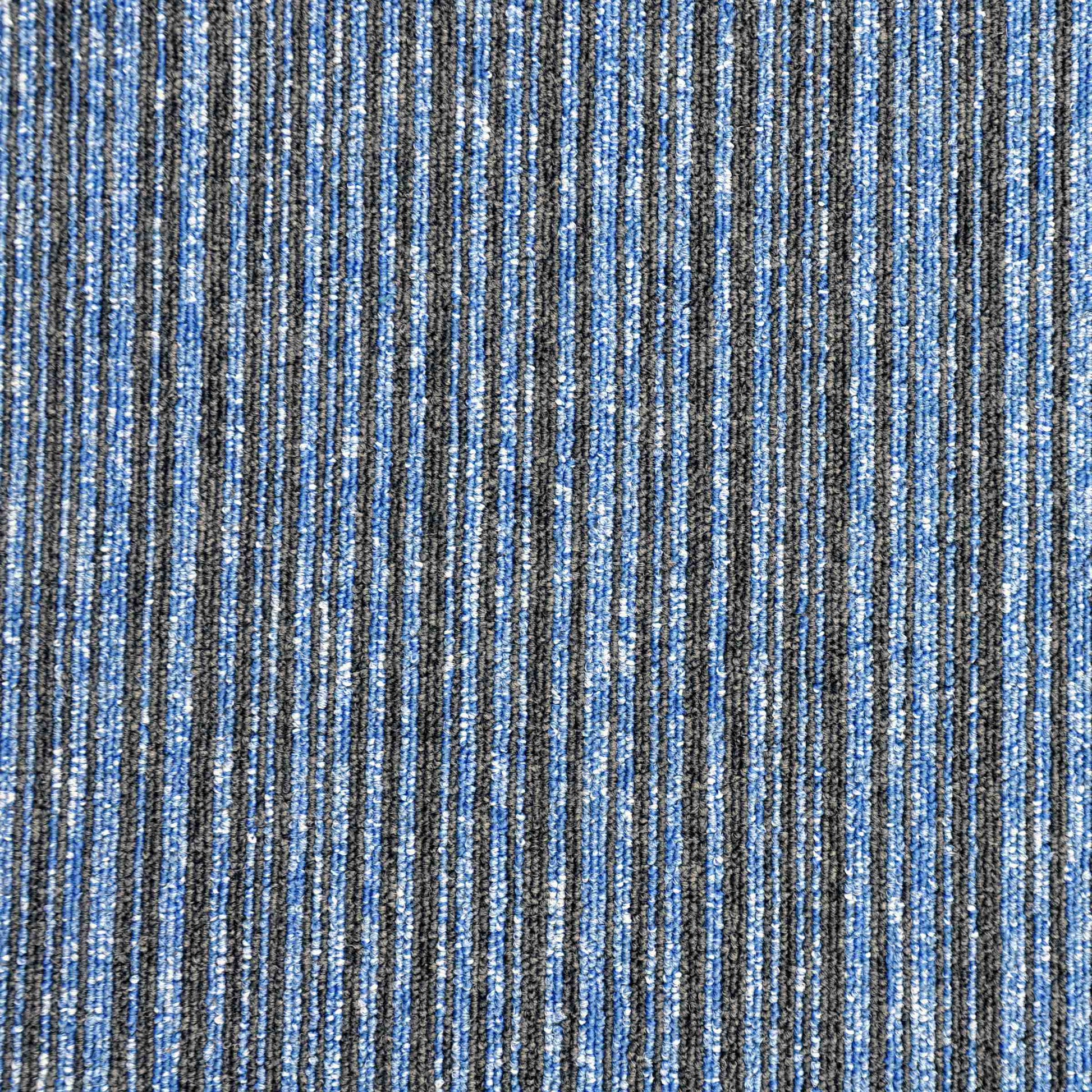 Vital Ice carpet tile