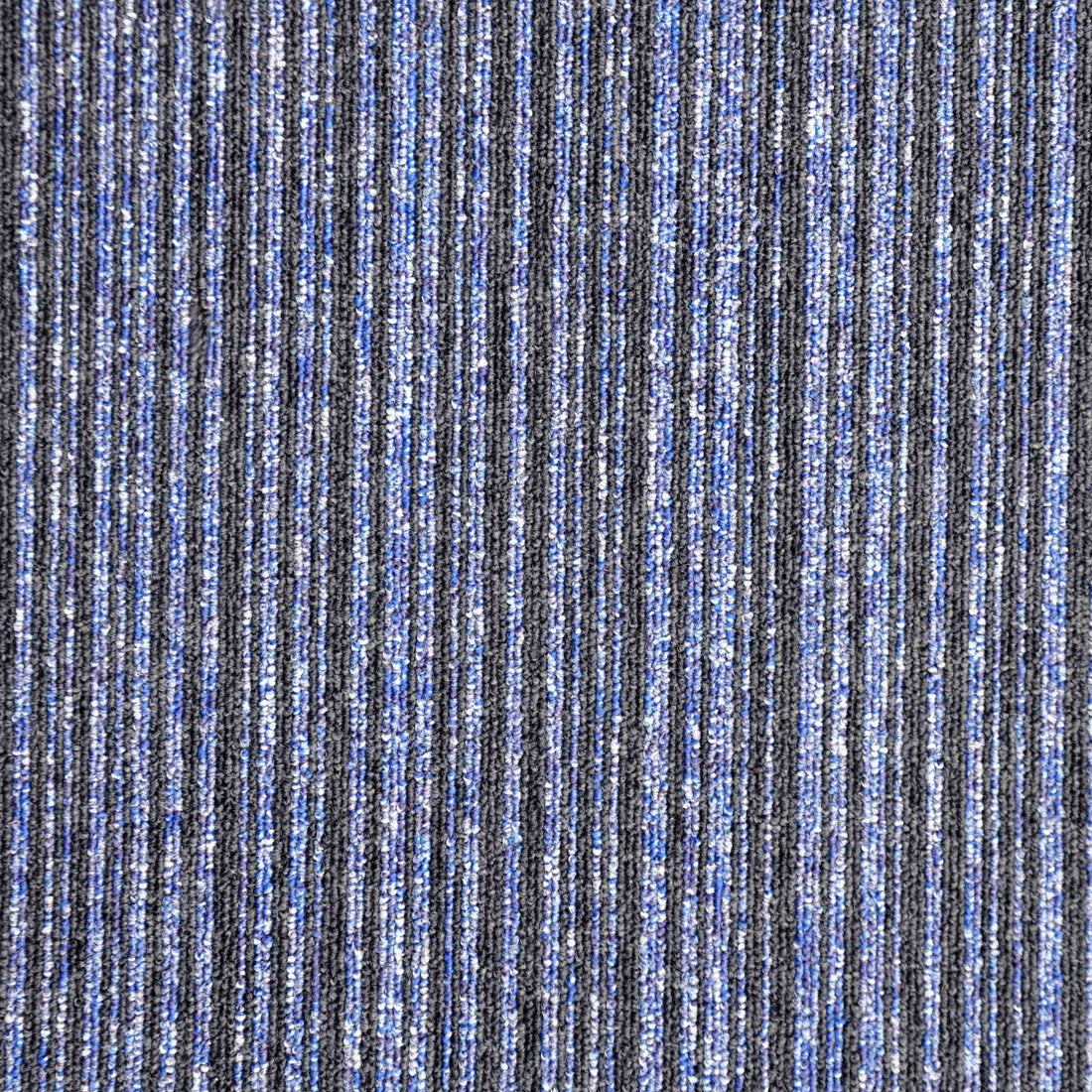 Vital Arctic carpet tile