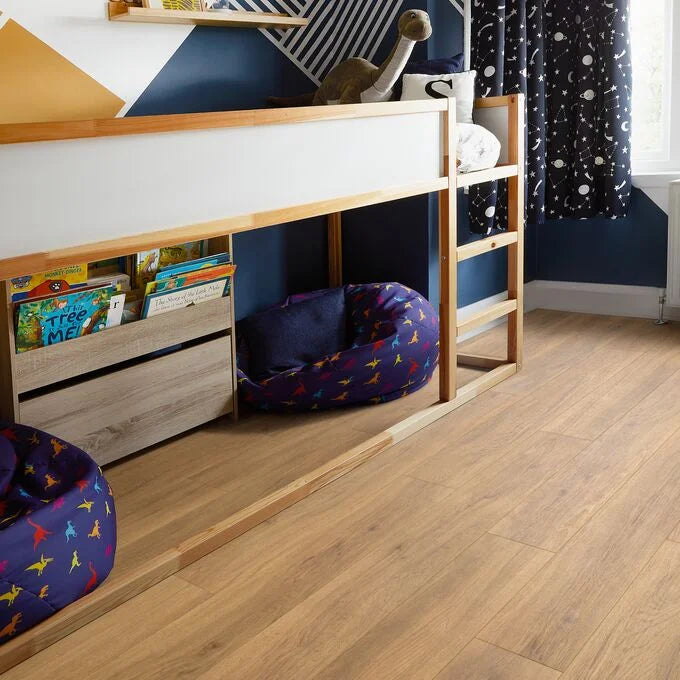 Polyflor Camaro Rigid Core Butternut Oak SPC click LVT sample