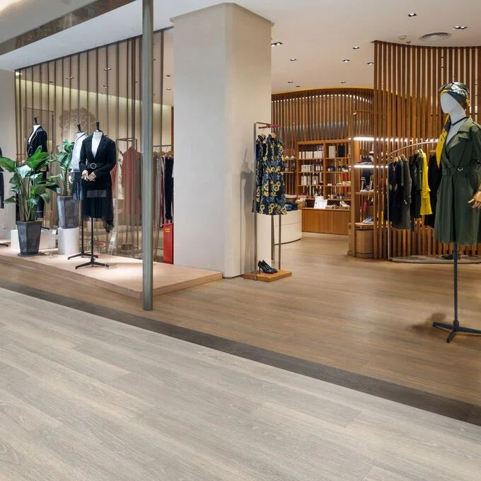 Polyflor Expona EnCore Shingle Oak Rigid Loc SPC click LVT sample