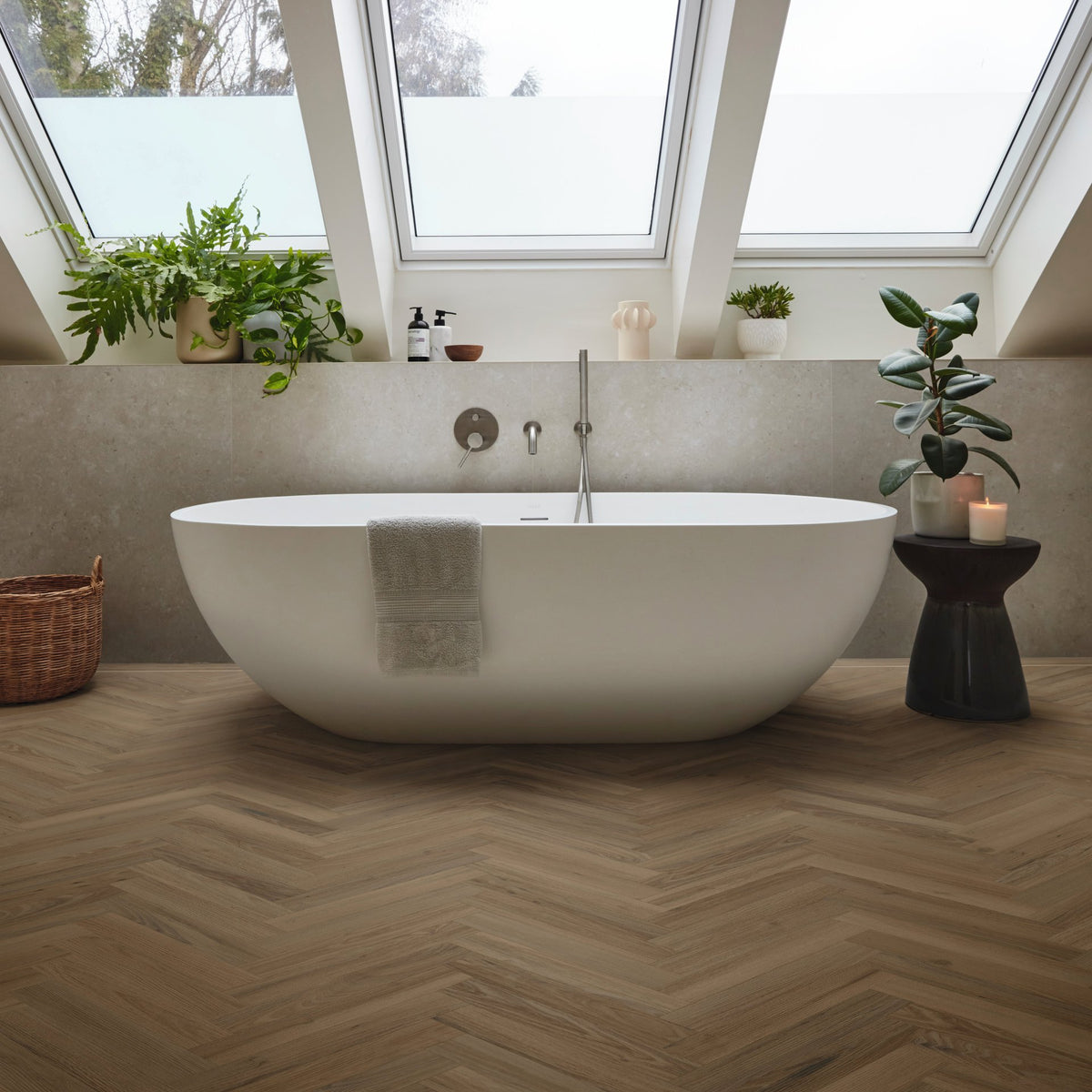 Karndean Knight Tile Duxbury Acacia SM-KP161 herringbone wood-effect LVT 2mm sample