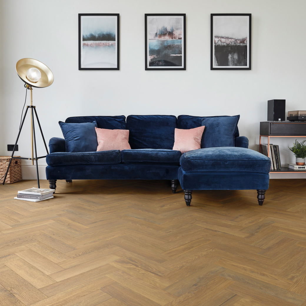 Karndean Van Gogh Glenmore Oak SM-VGW8237 herringbone wood-effect LVT 0.55mm sample