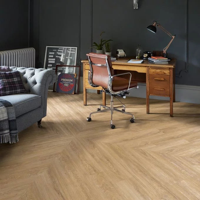 Polyflor Camaro PUR 2248 Sienna Oak LVT flooring with warm oak wood-effect finish