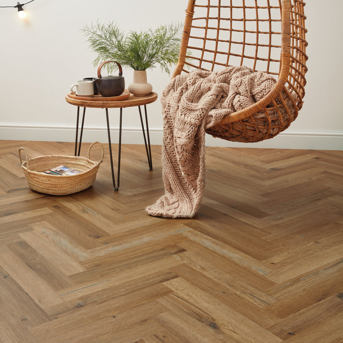 Karndean Knight Tile Traditional Character Oak SM-KP146 herringbone wood-effect LVT 2mm sample