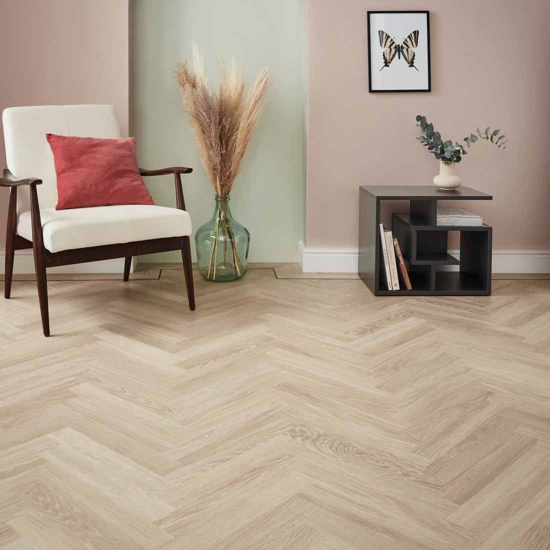 Karndean Knight Tile Dutch Limed Oak SM-KP154 small plank wood-effect LVT 2mm sample