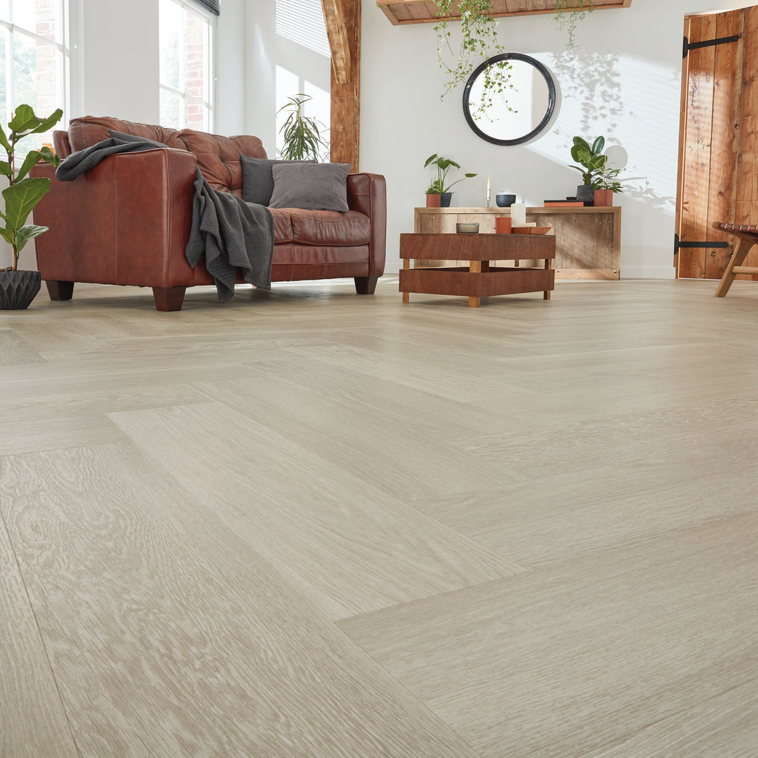 Karndean Van Gogh Grey Brushed Oak SM rigid core SPC click LVT sample
