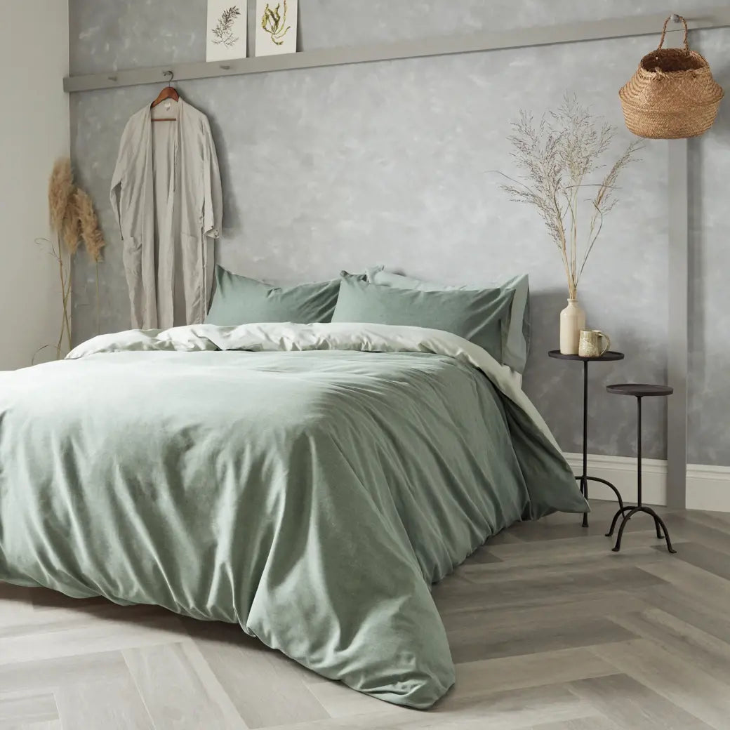 Karndean Van Gogh Texas Grey Ash SM-VGW8239 herringbone wood-effect LVT 0.55mm sample