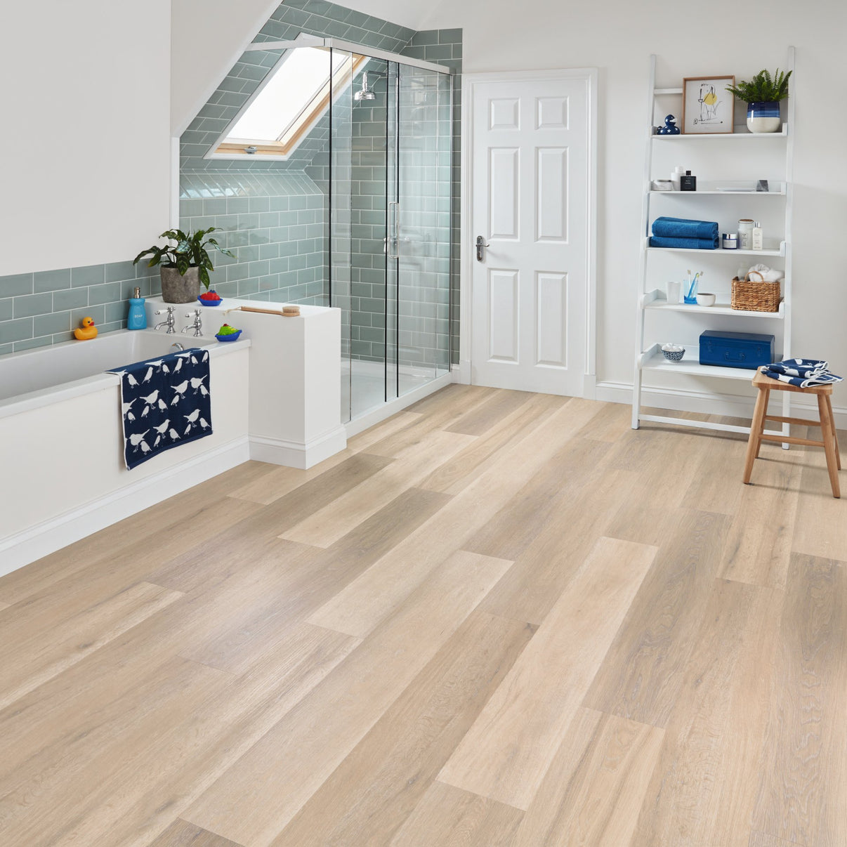 Karndean Van Gogh Texas White Ash RKP8105 rigid core SPC click LVT sample
