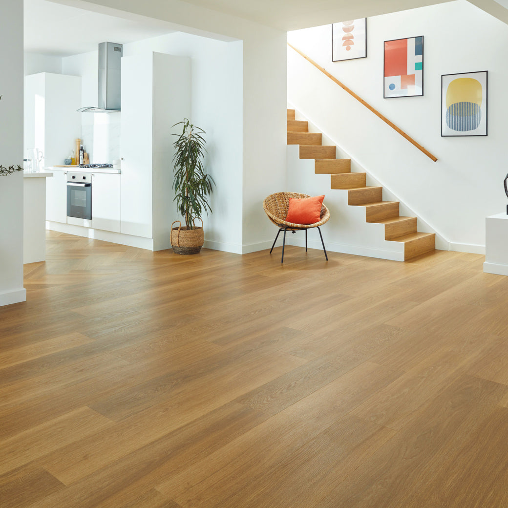 Karndean Van Gogh Golden Brushed Oak VGW122T wood-effect LVT 0.55mm sample