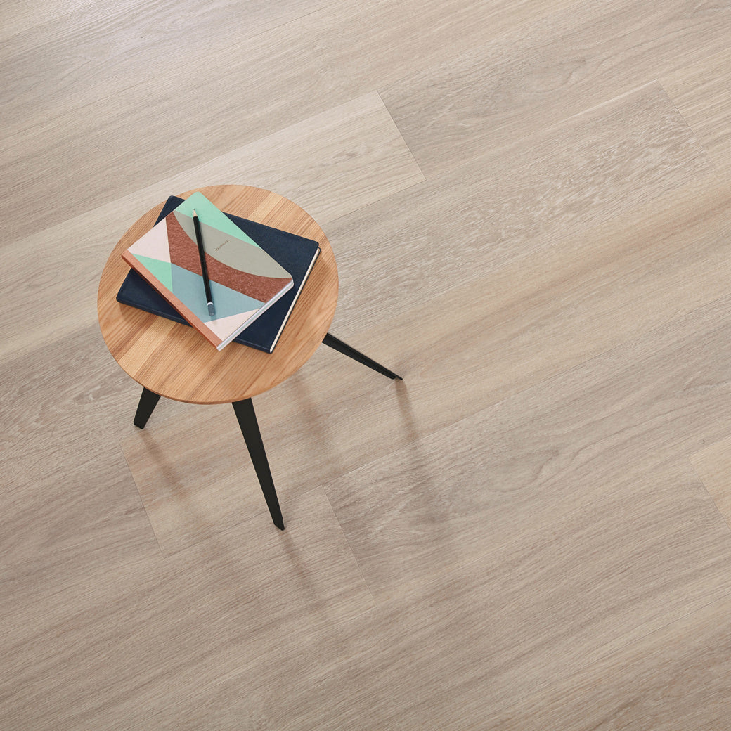 Karndean Van Gogh Neutral Brushed Oak VGW126T wood-effect LVT 0.55mm sample