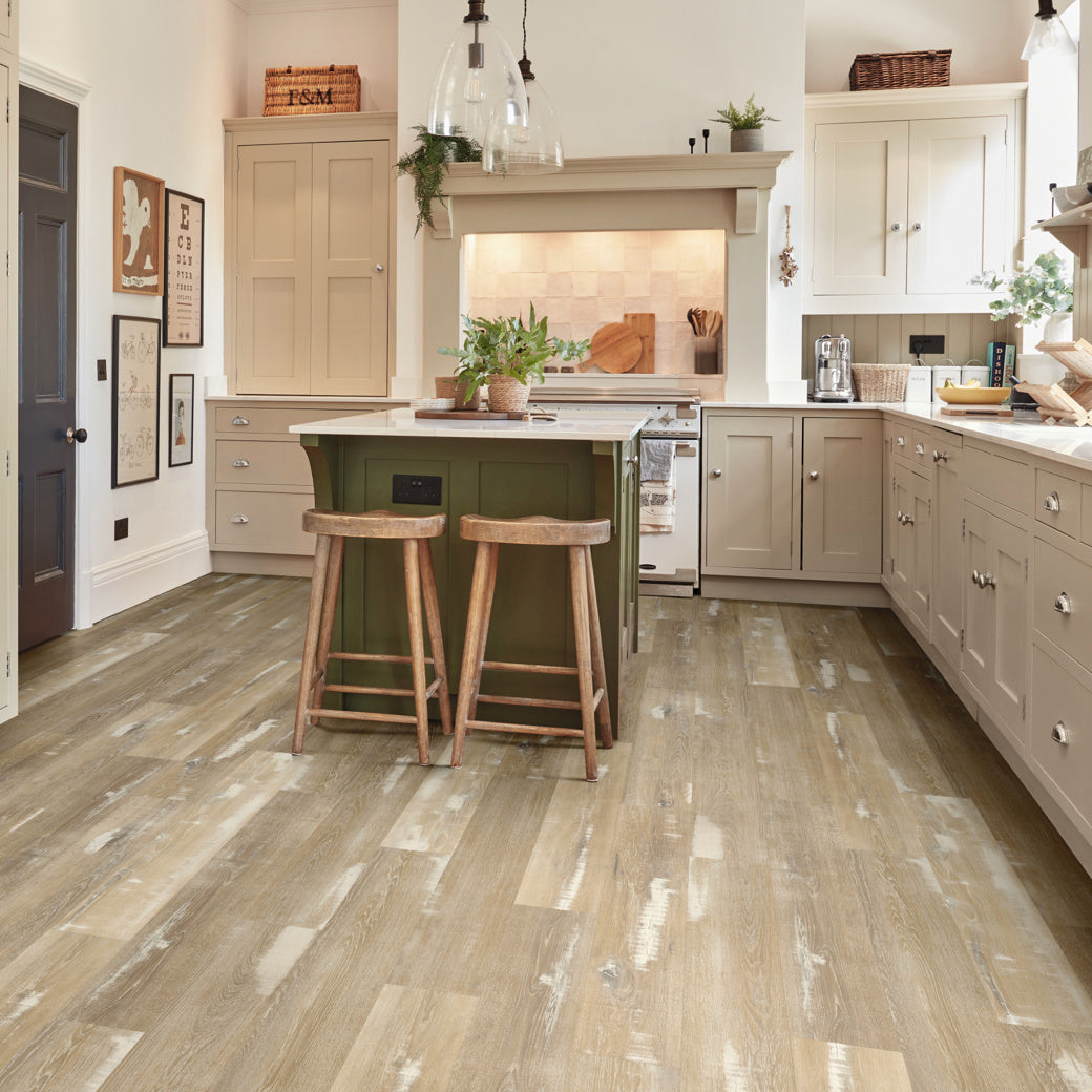 Karndean Van Gogh Blond Farmhouse Oak VGW136T wood-effect LVT 0.55mm sample