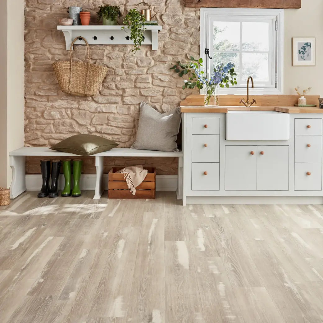 Karndean Van Gogh Silver Farmhouse Oak VGW137T wood-effect LVT 0.55mm sample