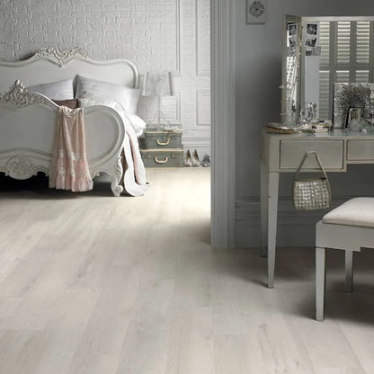 Karndean Van Gogh White Washed Oak VGW80T wood-effect LVT 0.55mm sample
