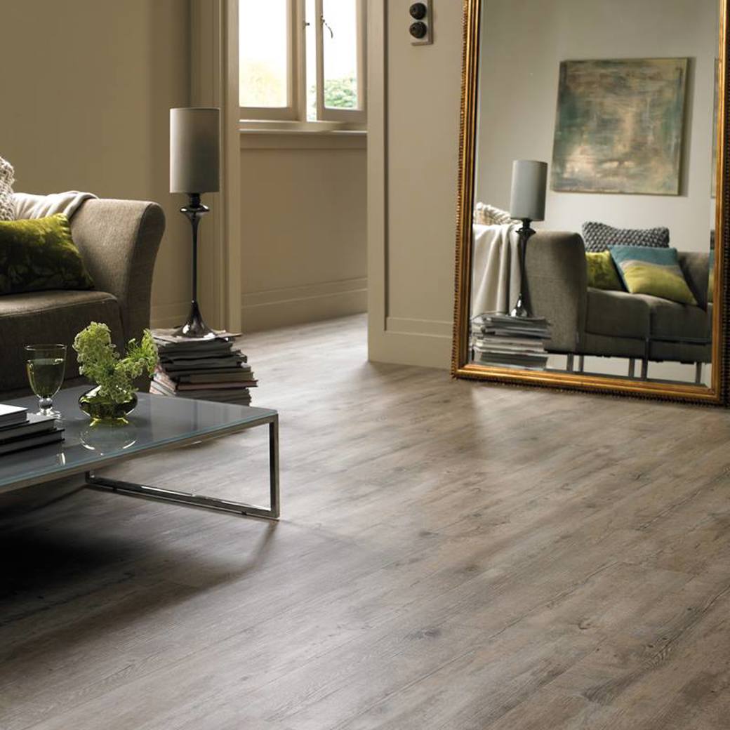 Karndean Van Gogh Distressed Oak VGW82T wood-effect LVT 0.55mm sample