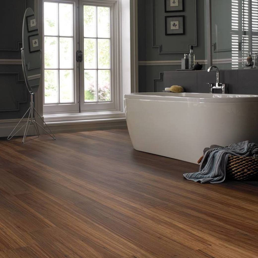 Karndean Van Gogh Walnut VGW87T wood-effect LVT 0.55mm sample