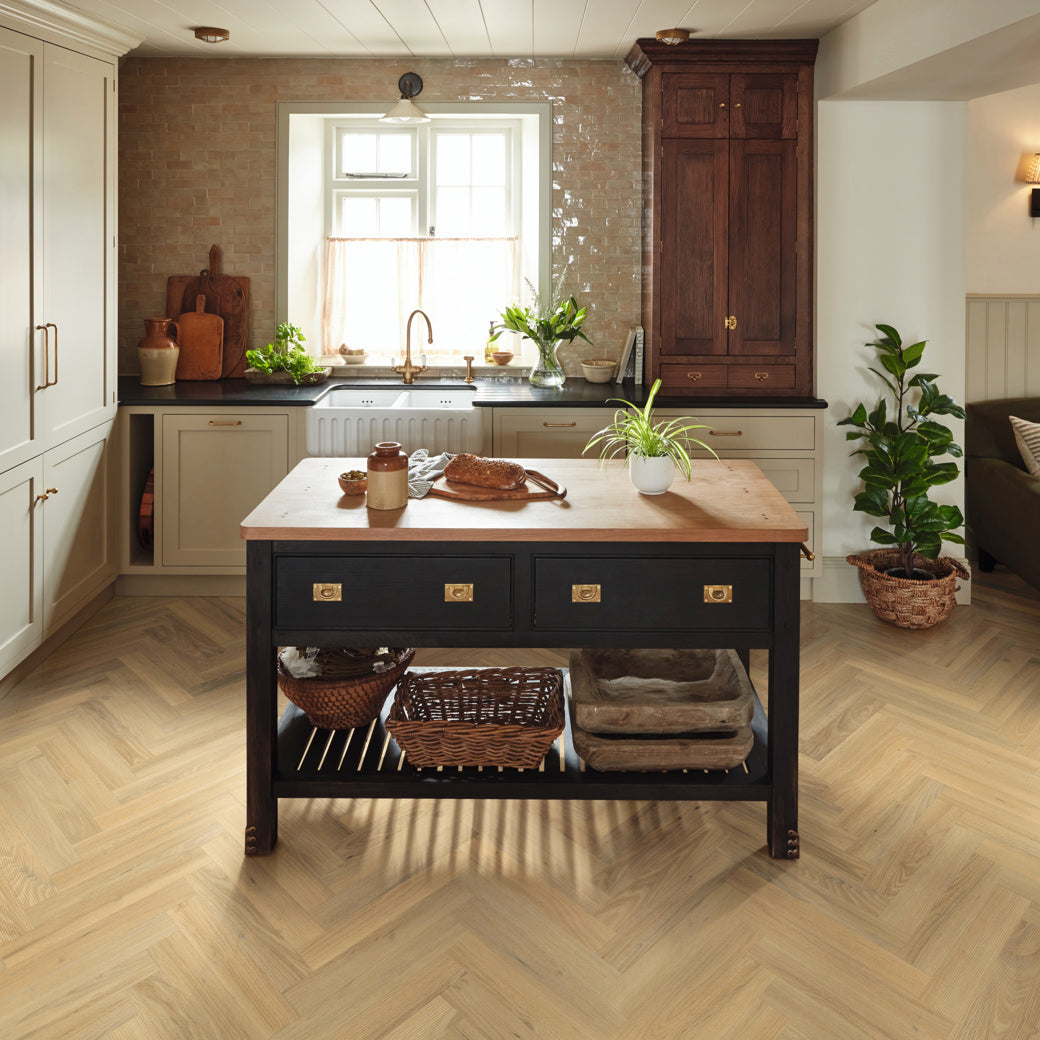 Karndean Knight Tile Wells Acacia KP160 wood-effect LVT 2mm sample